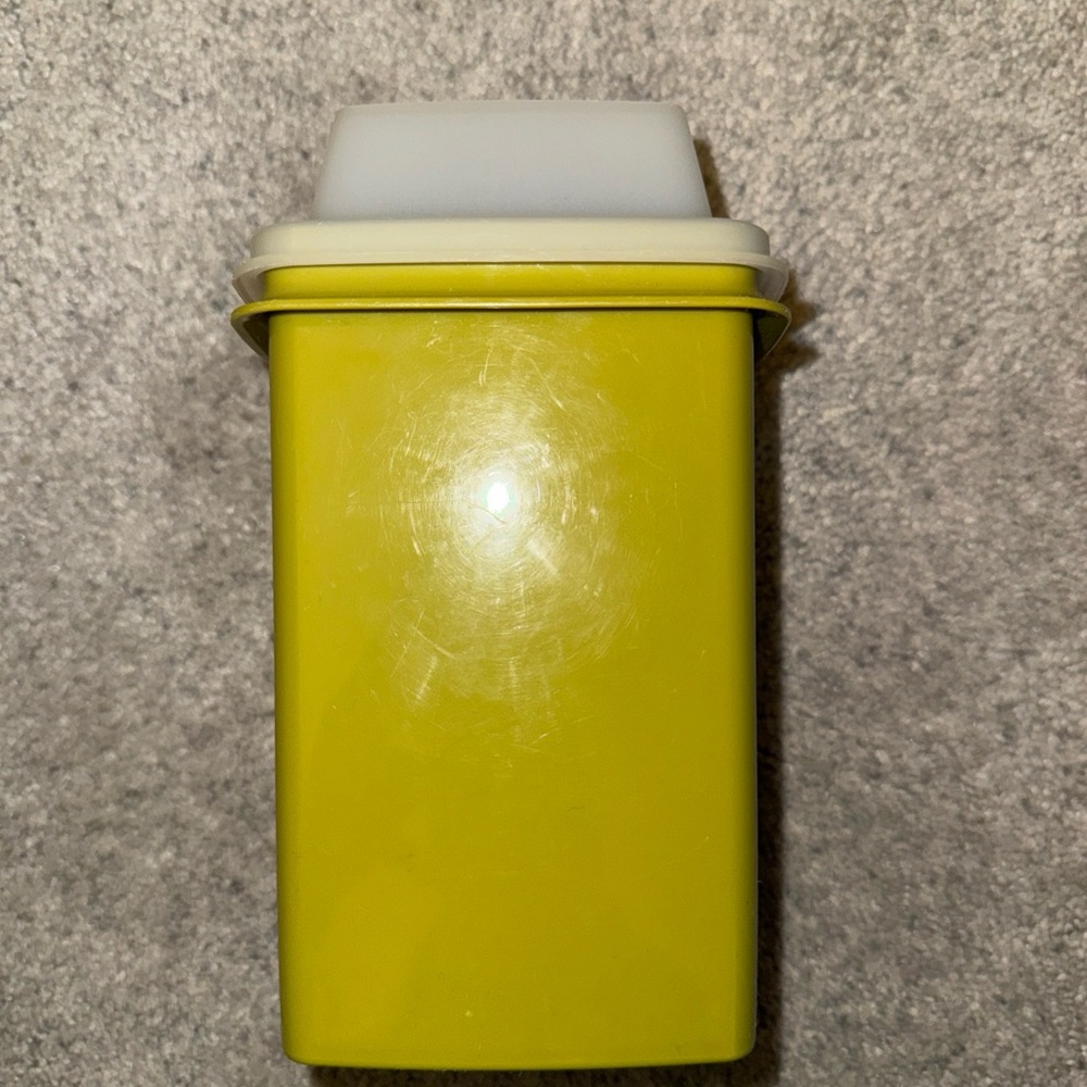 Vintage Tupperware green pickle Container